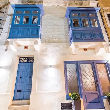 Backstage Boutique Music Themed Townhouse *