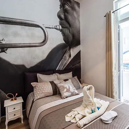 Backstage Boutique Music Themed Townhouse *