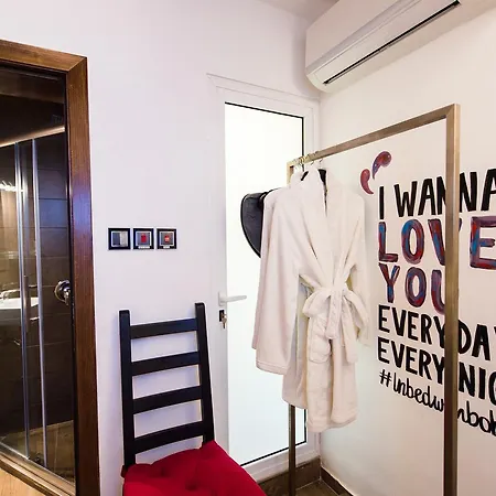 Backstage Boutique Music Themed Townhouse イン スリーマ