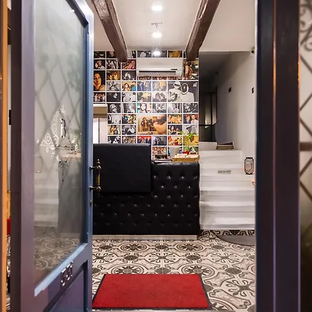 אורחן Backstage Boutique Music Themed Townhouse *