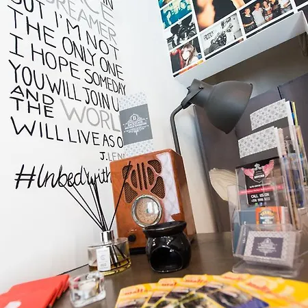 Backstage Boutique Music Themed Townhouse *