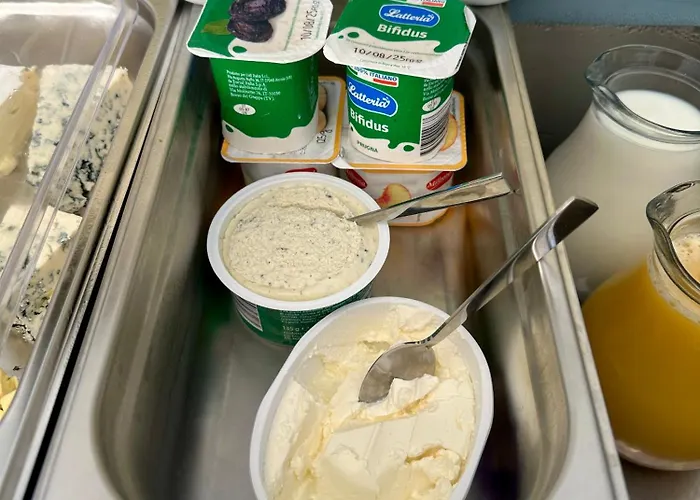 Backstage Boutique Music Themed Townhouse *