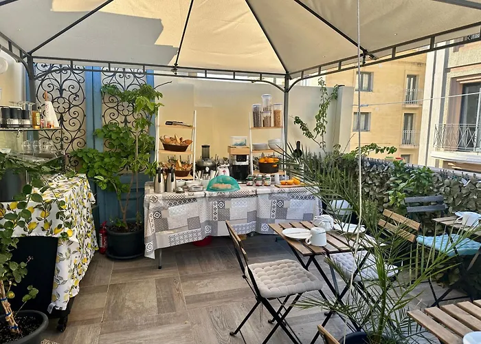 Backstage Boutique Music Themed Townhouse