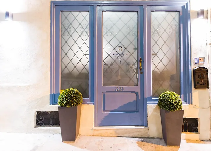 Backstage Boutique Music Themed Townhouse