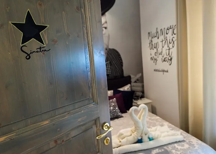 Backstage Boutique Music Themed Townhouse * 슬리에마