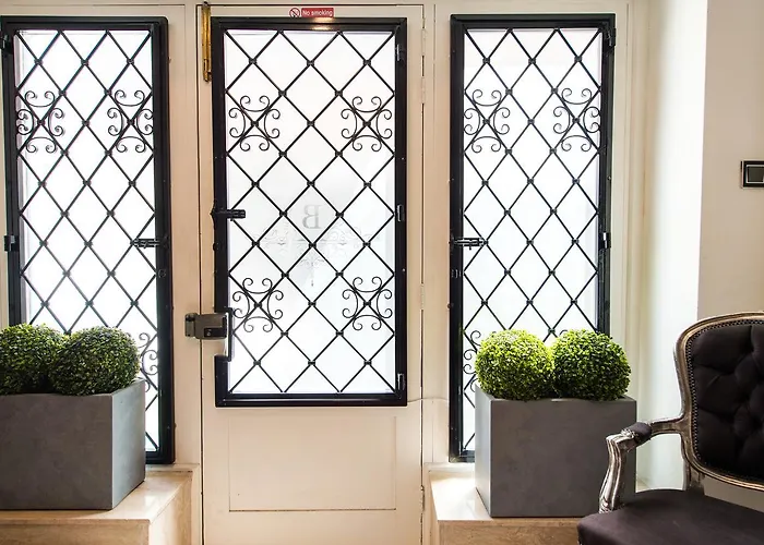 Backstage Boutique Music Themed Townhouse